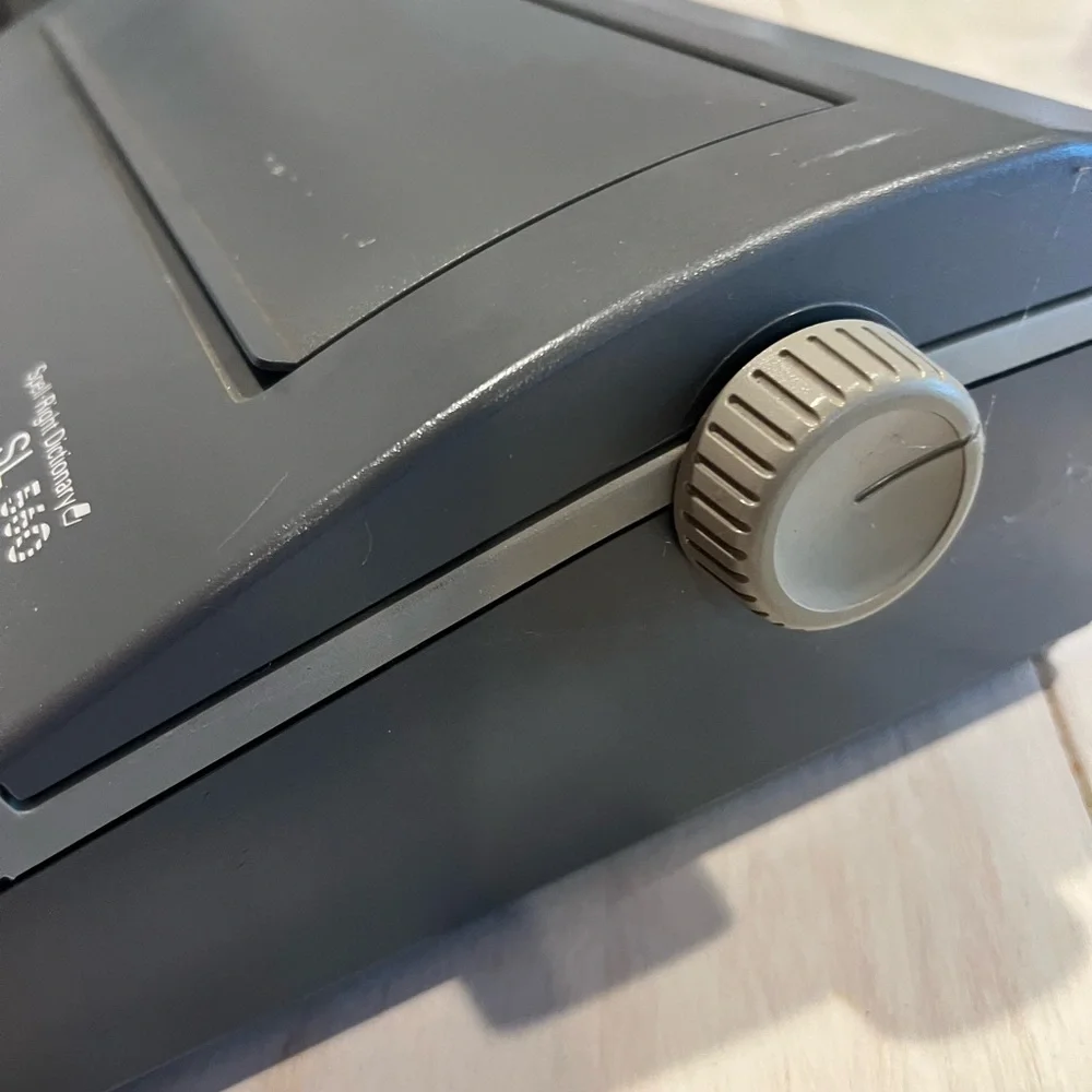 SL 560 Gray Electric Typewriter
